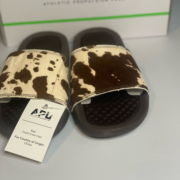 APL Women’s Iconic Slide, Brown, Cream, Cow Slide Sandals, size 5 - Picture 2 of 6
